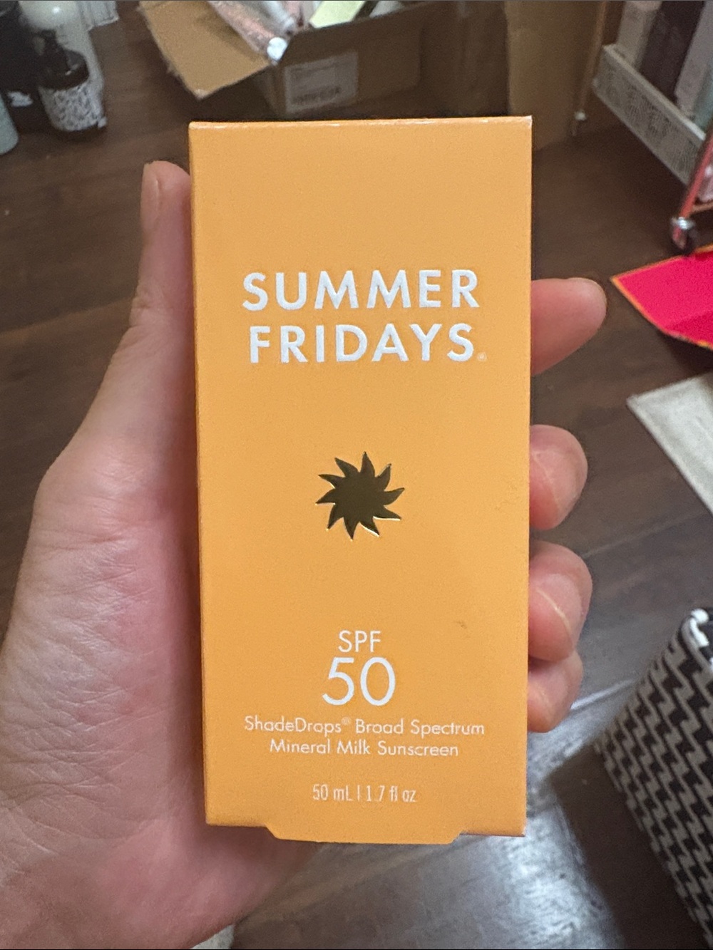 $38 SUMMER FRIDAYS
ShadeDrops Broad Spectrum SPF 50 Daily Mineral
Milk Sunscreen